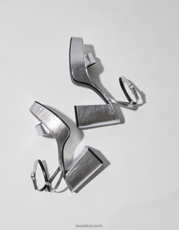 ženy Bershka sandály na kovové platformě na podpatku P88442205 obuv stříbrný