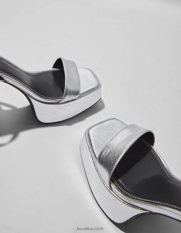 ženy Bershka sandály na kovové platformě na podpatku P88442205 obuv stříbrný