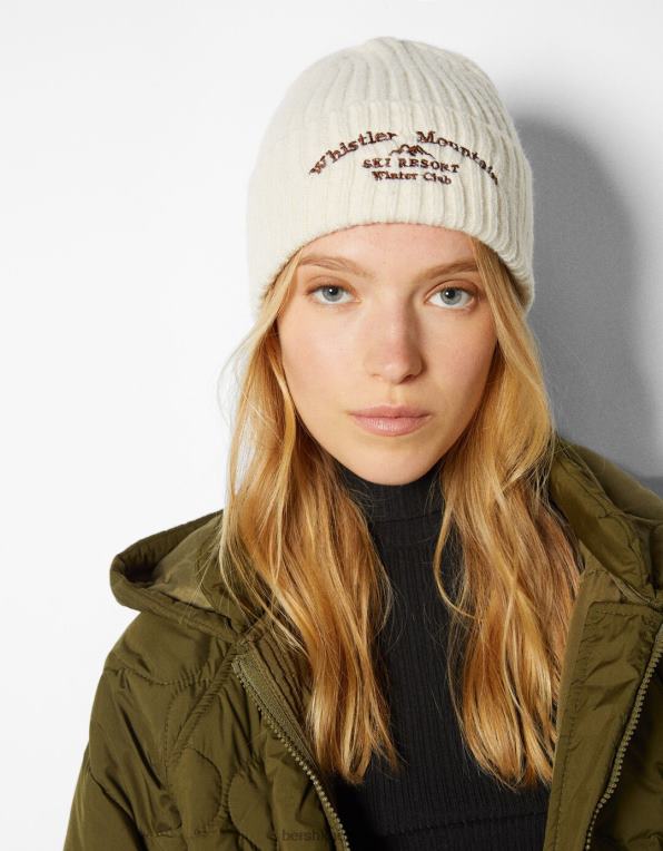 ženy Bershka vyšívaná žebrovaná čepice P88442557 Příslušenství krém