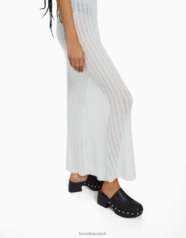 ženy Bershka lesklé midi šaty s ramínky P8844190 oblečení stříbrný