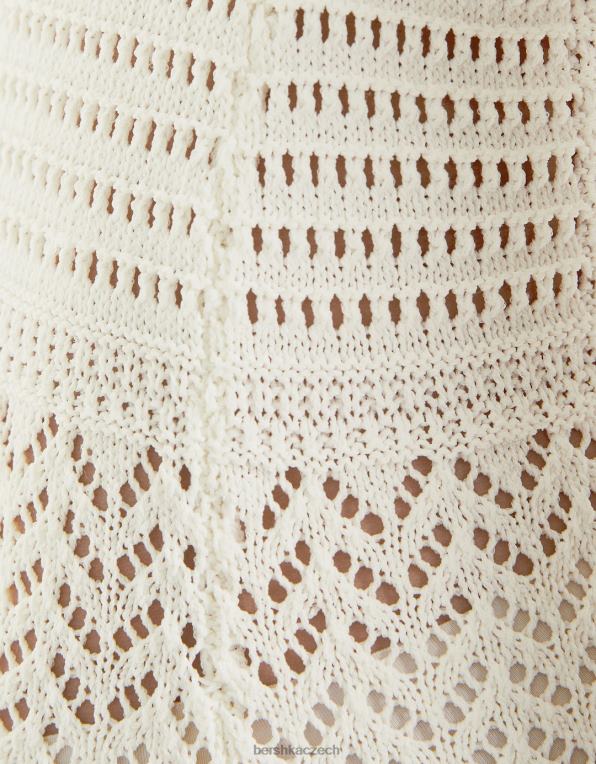 ženy Bershka midi šaty s otevřeným střihem P8844157 oblečení krém