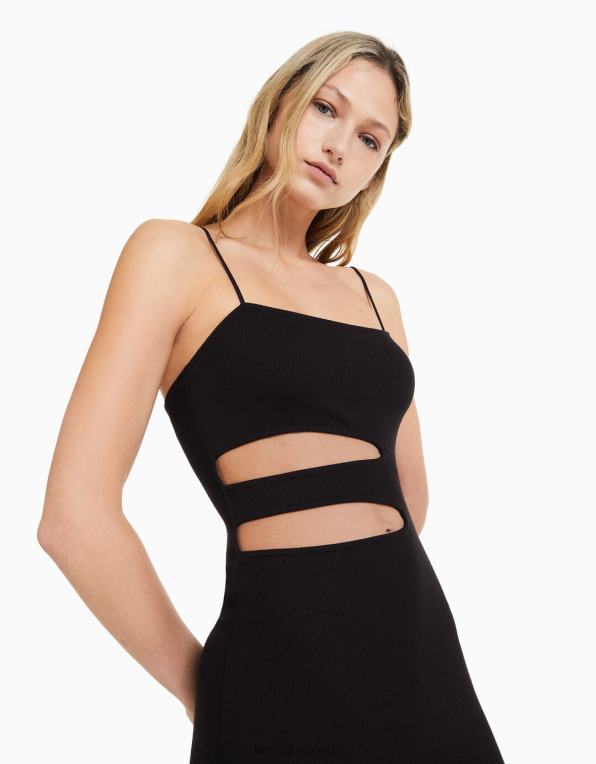 ženy Bershka minišaty na ramínka s vykrojeným detailem P8844228 oblečení Černá