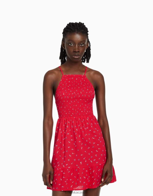 ženy Bershka mini šaty s ohlávkou na krku P8844271 oblečení Červené