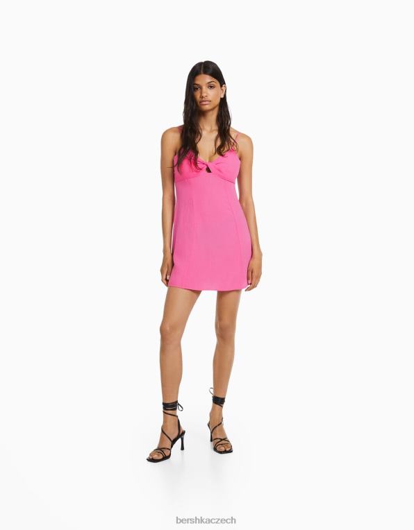 ženy Bershka páskové minišaty ze směsi lnu s uzlem P884472 oblečení fuchsie