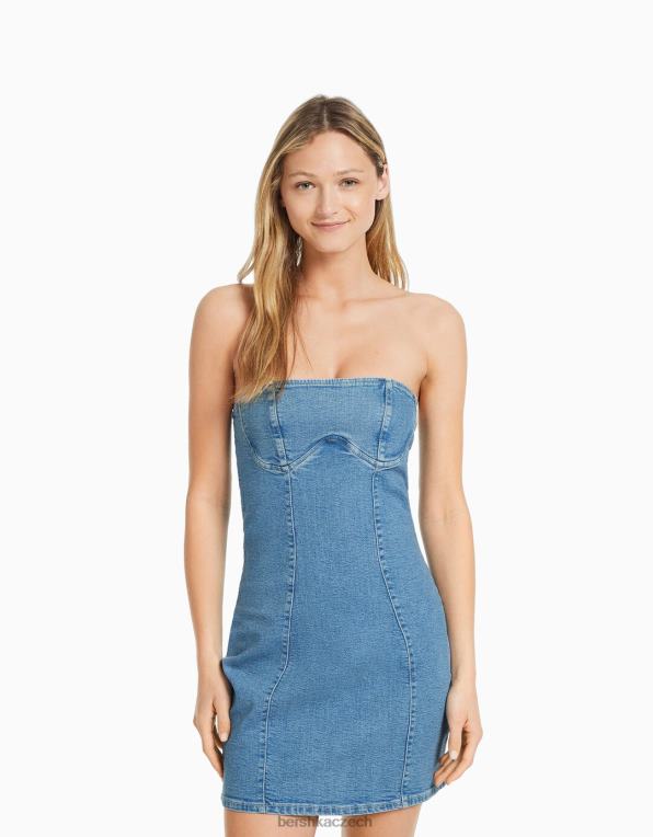 ženy Bershka relax fit džínové minišaty na rameno P88441947 oblečení světle modrá
