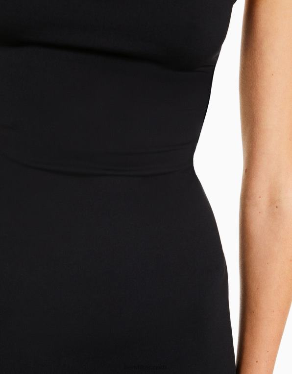 ženy Bershka vypasované dlouhé šaty na ramínka P884415 oblečení Černá