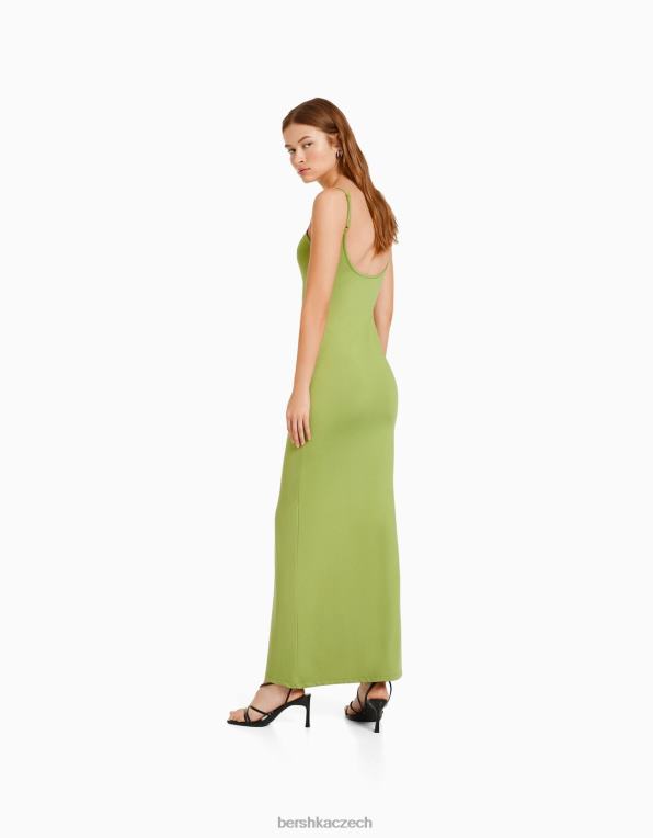 ženy Bershka vypasované dlouhé šaty na ramínka P88441914 oblečení zelená