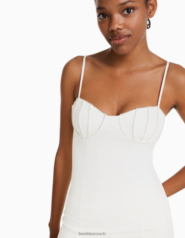 ženy Bershka vypasované minišaty na ramínka s nabíráním a kamínky P884418 oblečení bílý