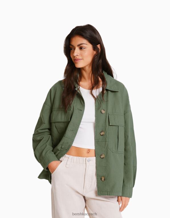 ženy Bershka bavlněná košile s dlouhým rukávem a kapsami P88441125 oblečení khaki