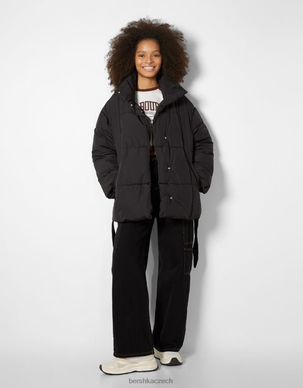 ženy Bershka nafukovací kabát s páskem P88441178 oblečení Černá