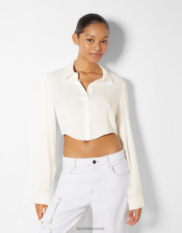 ženy Bershka vypasovaná saténová košile s dlouhým rukávem P8844924 oblečení krém