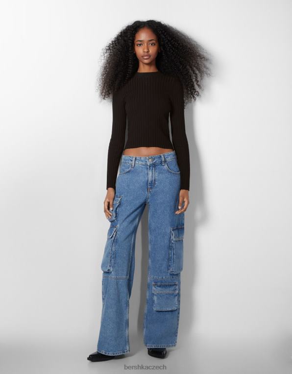 ženy Bershka žebrovaný falešný svetr s výstřihem P88441021 oblečení Černá