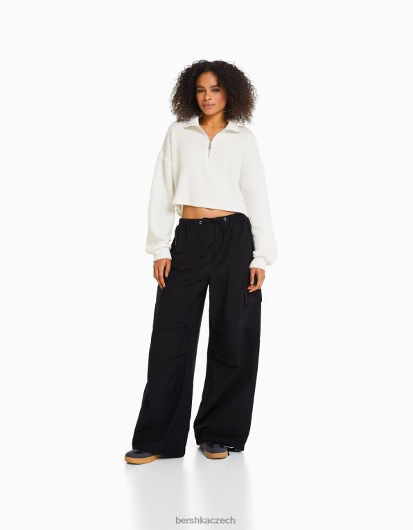 ženy Bershka pletený svetr s vysokým výstřihem a zipem P88441045 oblečení krém