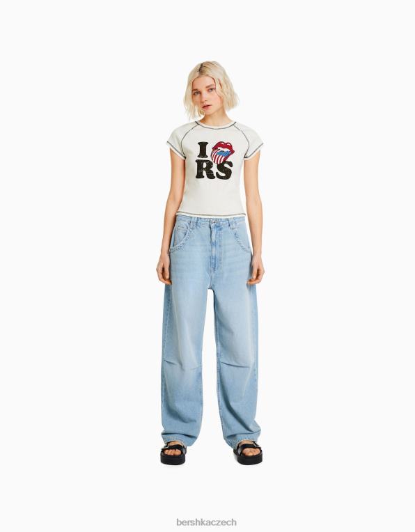 ženy Bershka žebrované tričko s krátkým rukávem s potiskem rolling stones P8844513 oblečení krém