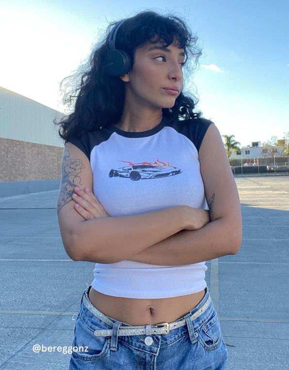 ženy Bershka potištěné tričko s krátkými raglánovými rukávy P8844388 oblečení bílý černý